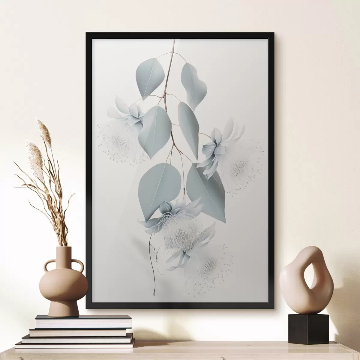Poster Ramo di eucalipto con foglie blu e fiori bianchi, sfondo chiaro f45947