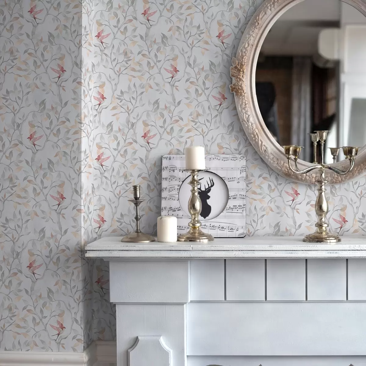 Carta da parati Rami leggeri con foglie e uccelli nei toni del pesca a00716