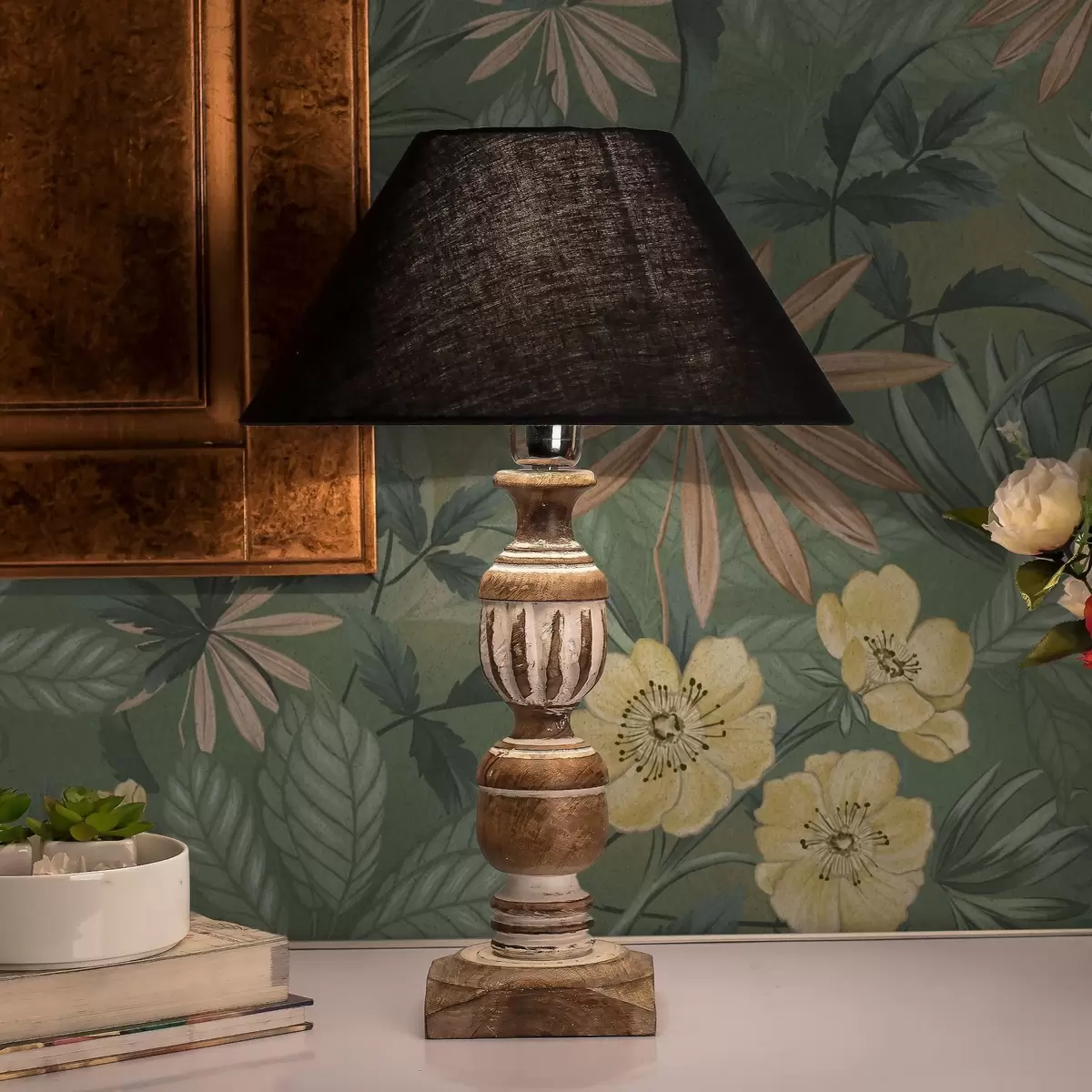 Carta da parati Fiori gialli tra foglie verdi a00718