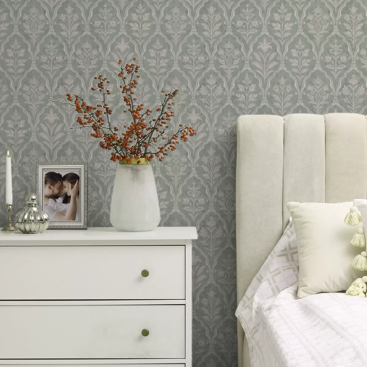 Carta da parati Damasco color menta con raffinati medaglioni floreali a00741