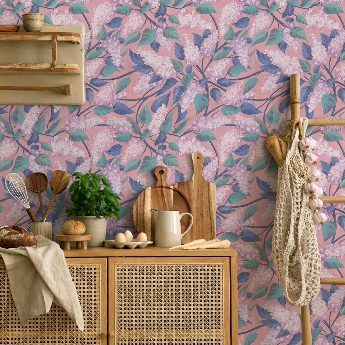 Carta da parati Delicati fiori lilla su sfondo rosa, atmosfera primaverile a00797