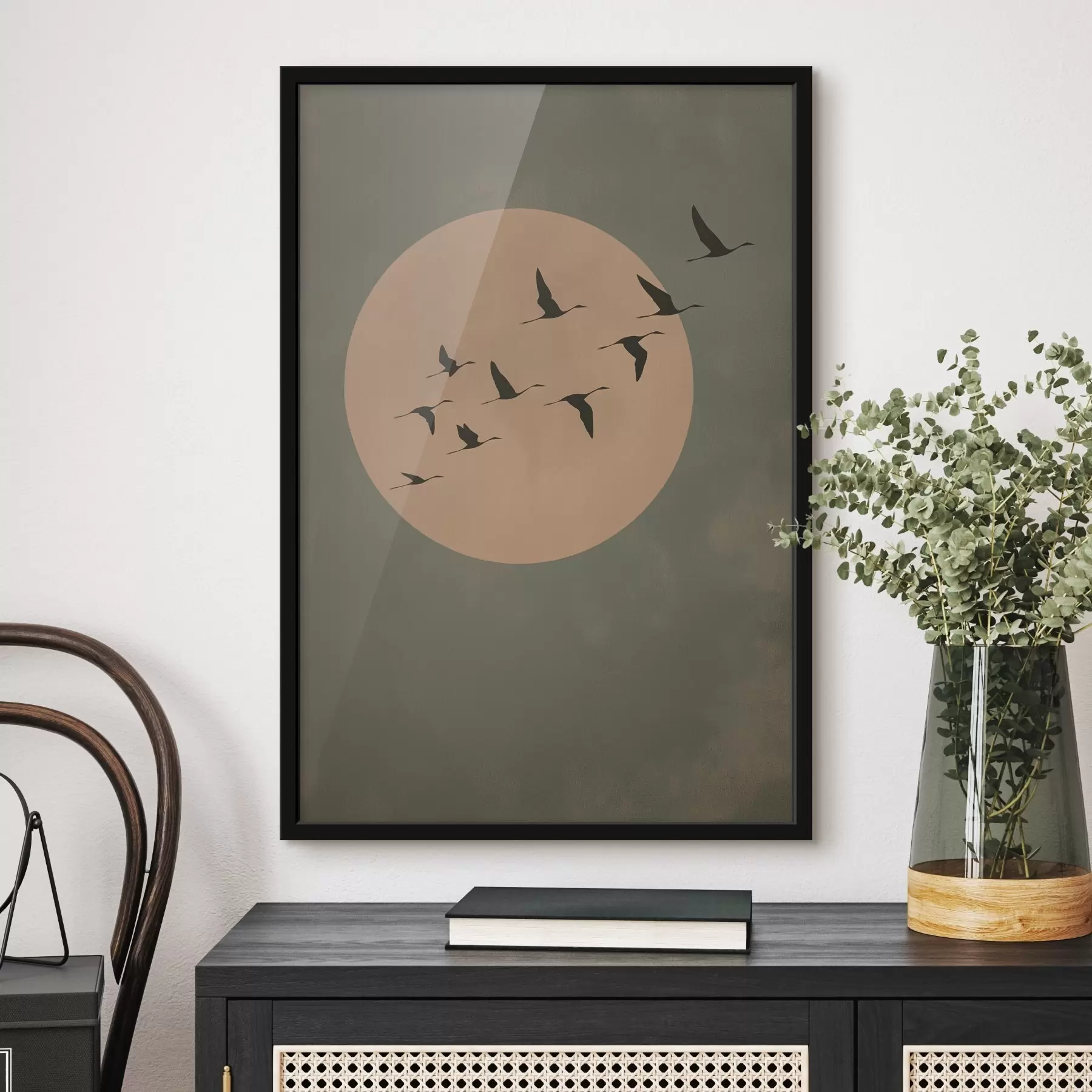 carta da parati Uno stormo di uccelli che vola contro una grande luna calda nr. f46162