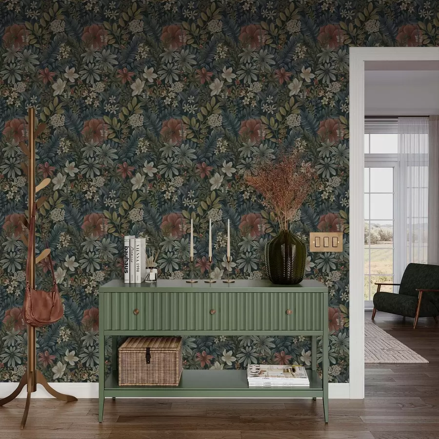 carta da parati Sfondo scuro con fiori e foglie fitti dai toni caldi nr. a00678