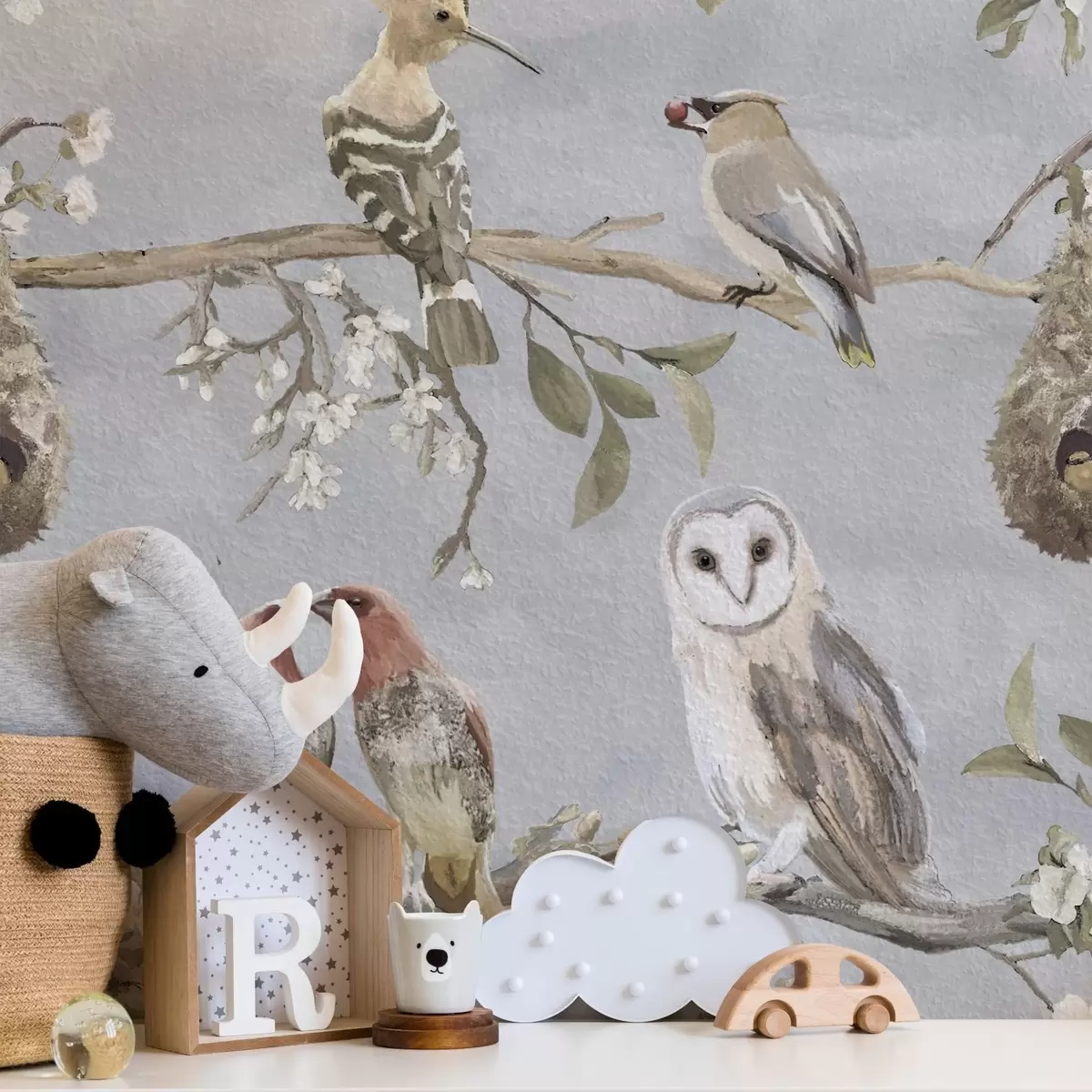 Carta da parati Uccelli su rami con fiori su sfondo grigio a00738