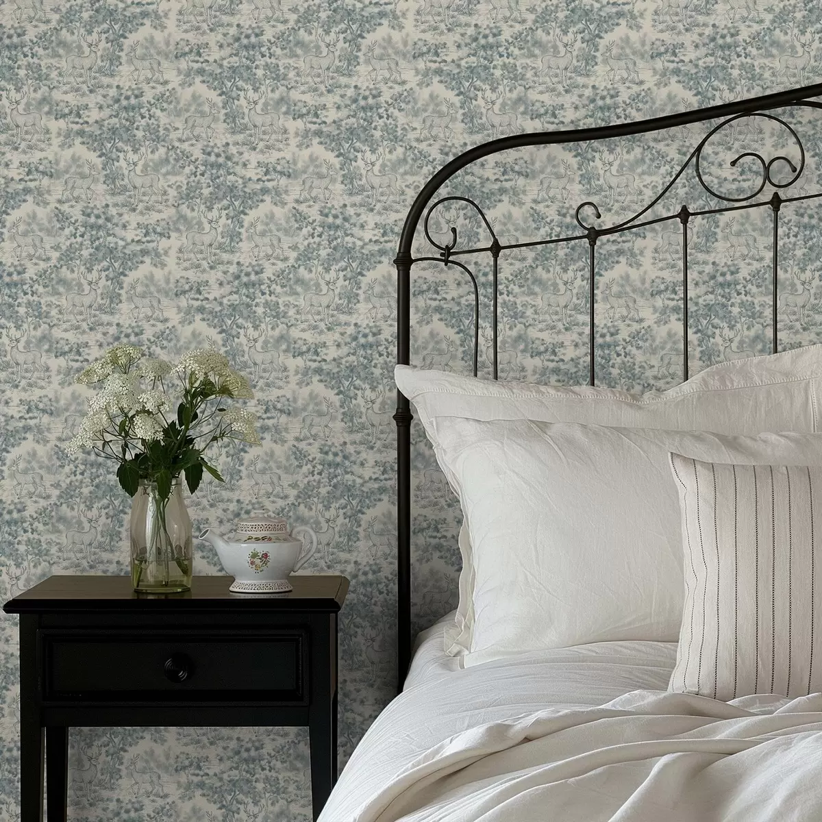 Carta da parati Scena monocromatica con cervi nella foresta a00748