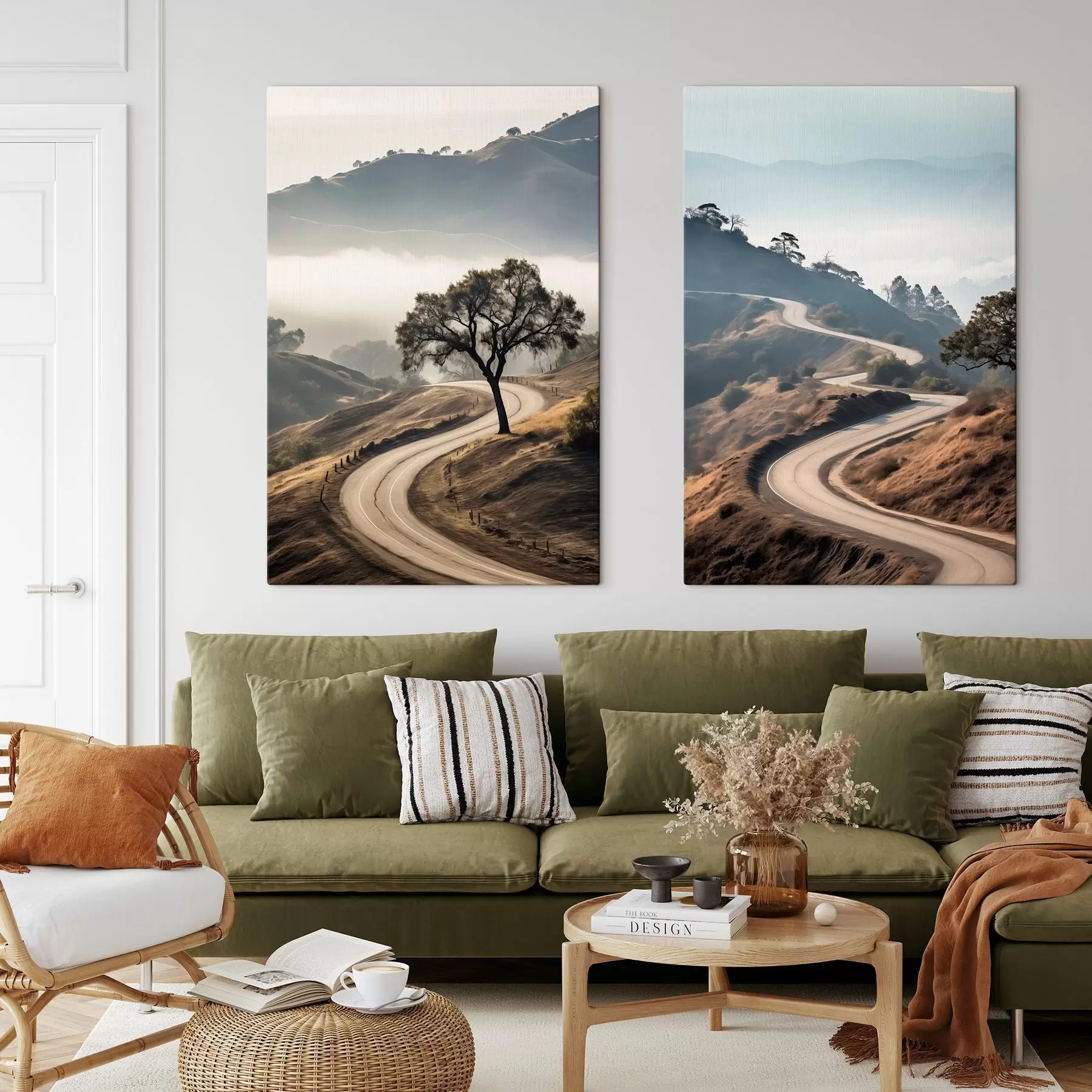 carta da parati Una strada tortuosa che attraversa un paesaggio collinare con erba secca sotto un cielo limpido e montagne in lontananza nr. m00887