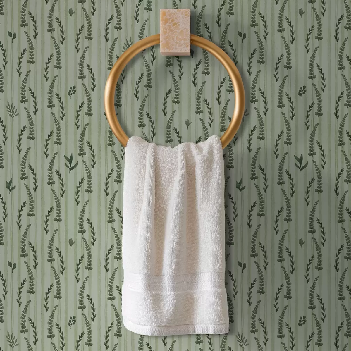 Carta da parati Erba verde fitta e germogli su menta con strisce a00819