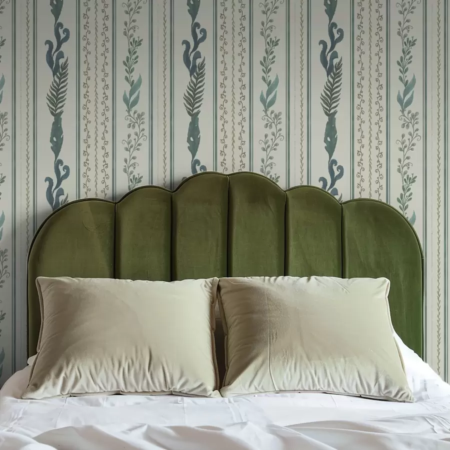 carta da parati Strisce con rami e riccioli su uno sfondo color latte caldo nr. a00823v2