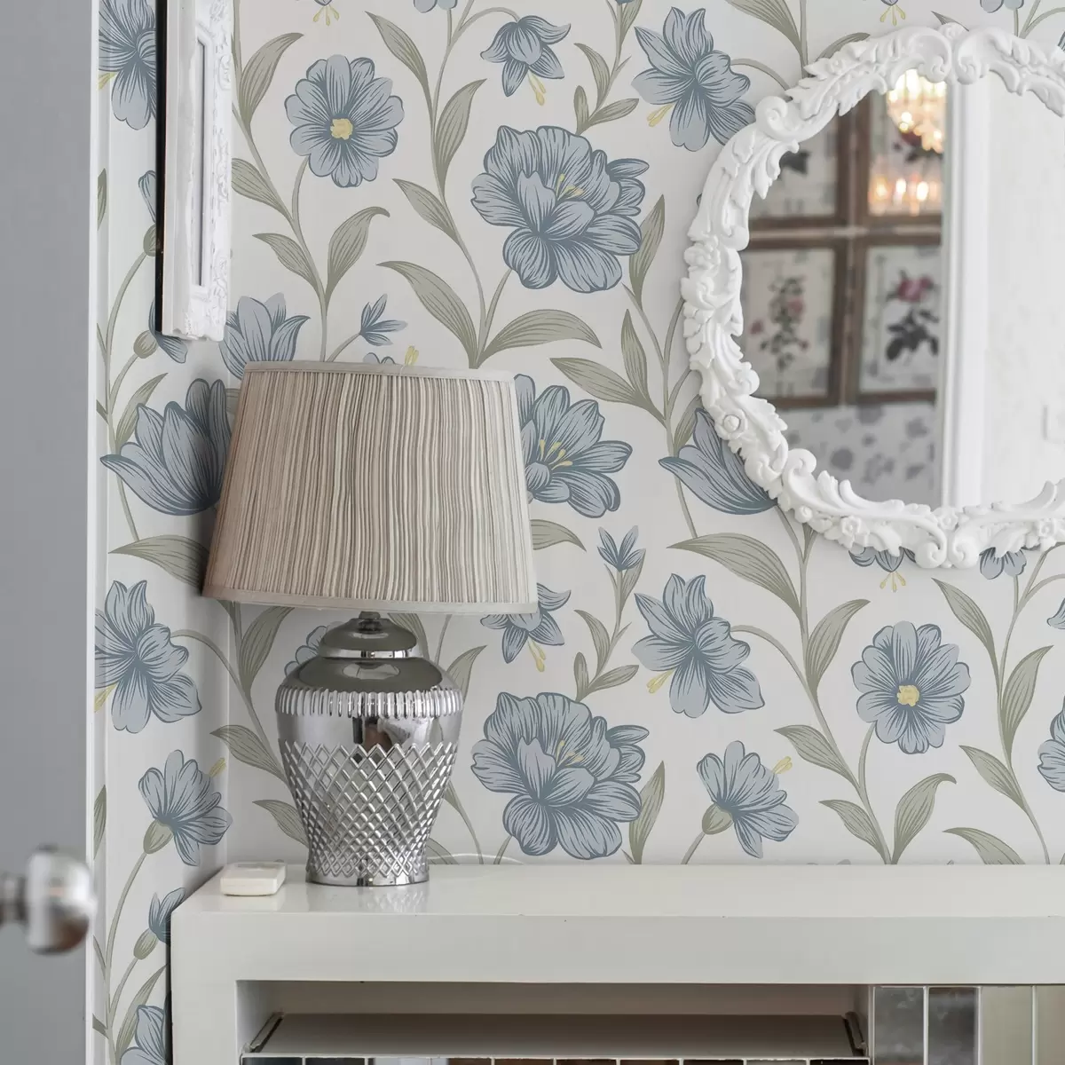 Carta da parati Fiori blu polverosi con foglie di olivo su sfondo bianco a00780