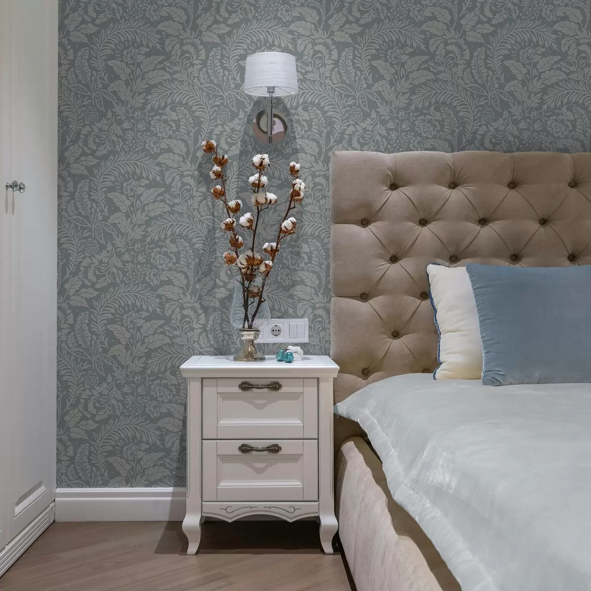 Carta da parati Motivo floreale monocromatico su sfondo grigio-blu a00859