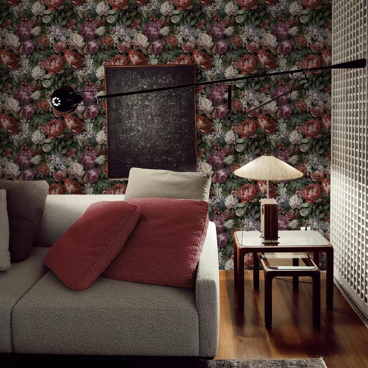 Carta da parati Peonie scure e drammatiche, bacche e farfalla su sfondo nero a00862