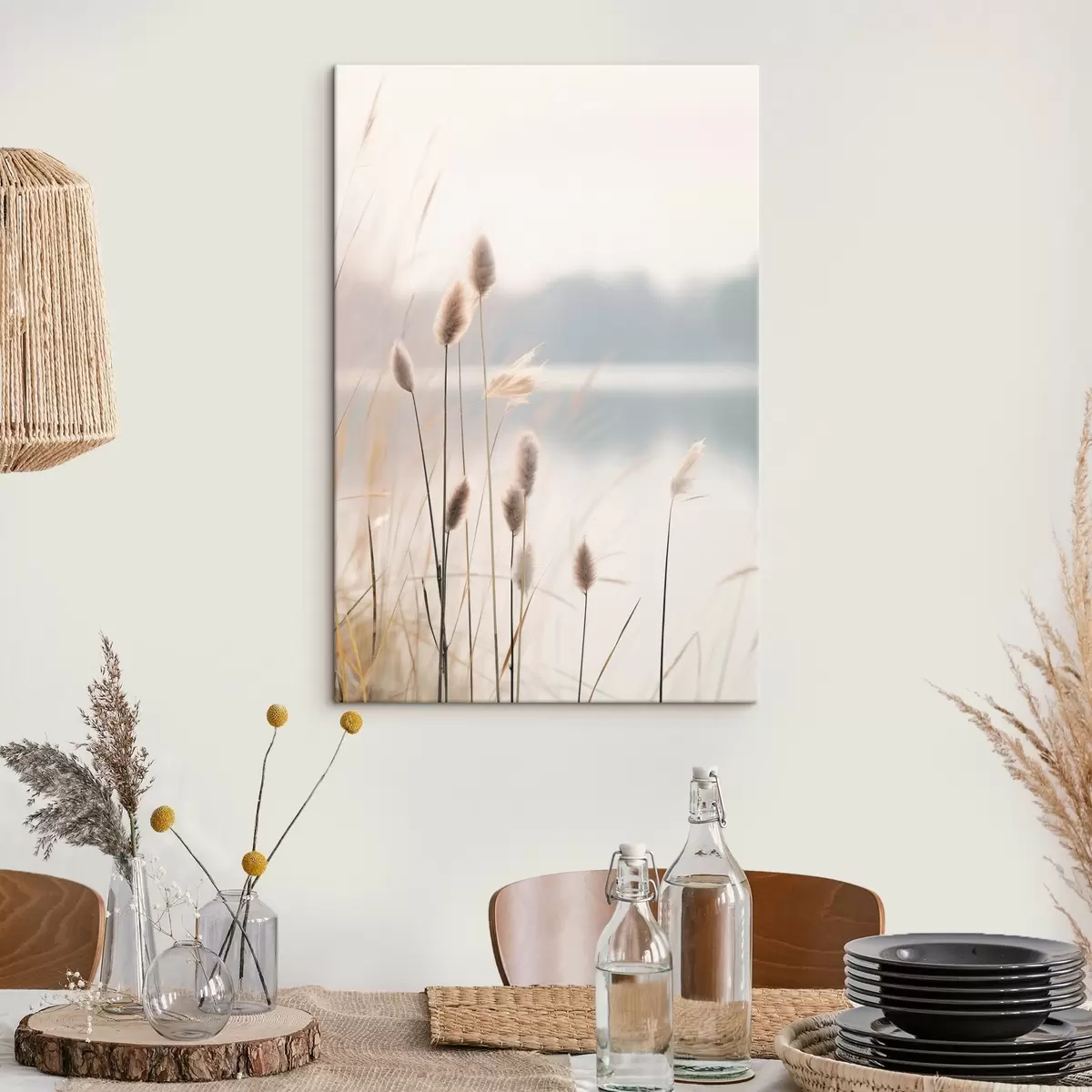 carta da parati Canneti morbidi in riva a un lago nebbioso, tonalità beige pastello nr. s46504