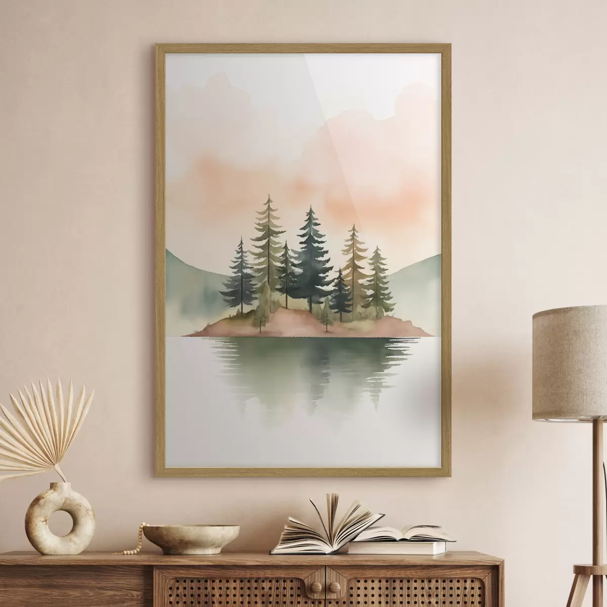 Poster Pini acquerellati su un isolotto nebbioso, cielo color pesca tenue f46505