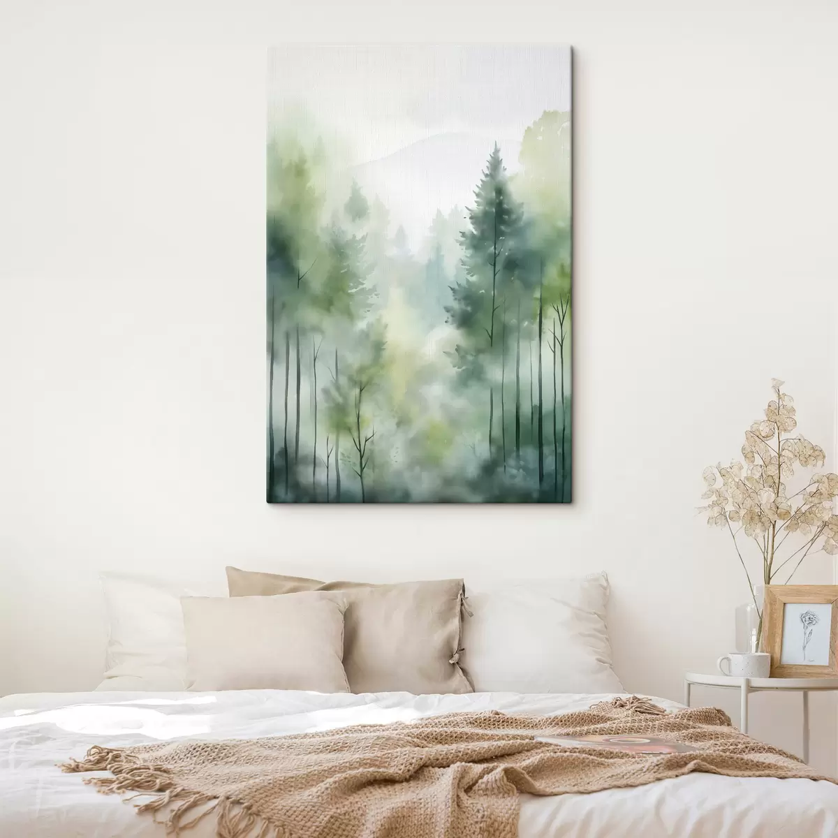 carta da parati Imitazione di un dipinto ad acquerello raffigurante una foresta nebbiosa con alti pini e montagne sullo sfondo nr. s46690