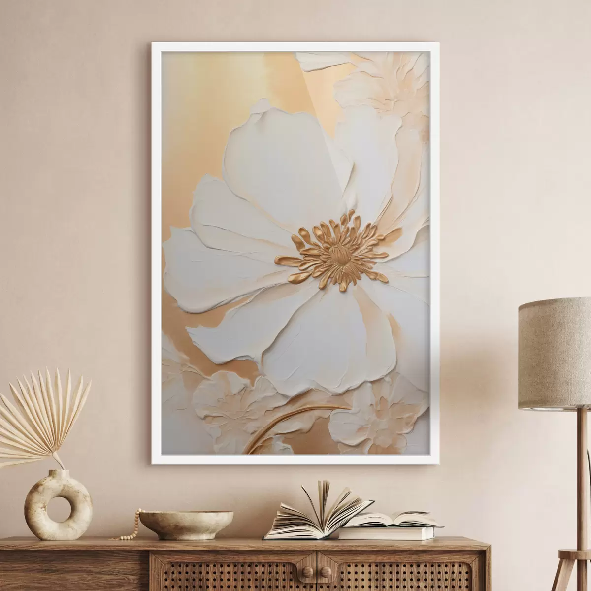 Poster Fiore bianco con petali delicati e pennellate spesse imitazione, su sfondo arancione chiaro testurizzato f46691