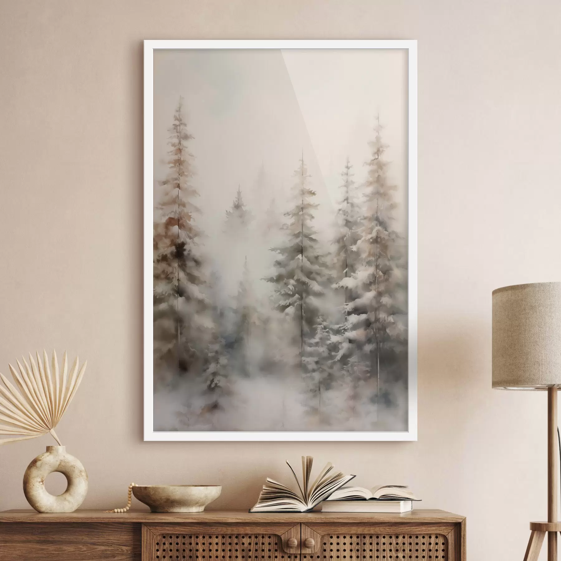 carta da parati Alti pini ricoperti di neve, immersi in una foresta avvolta dalla nebbia, una scena invernale morbida e ovattata nr. f46701