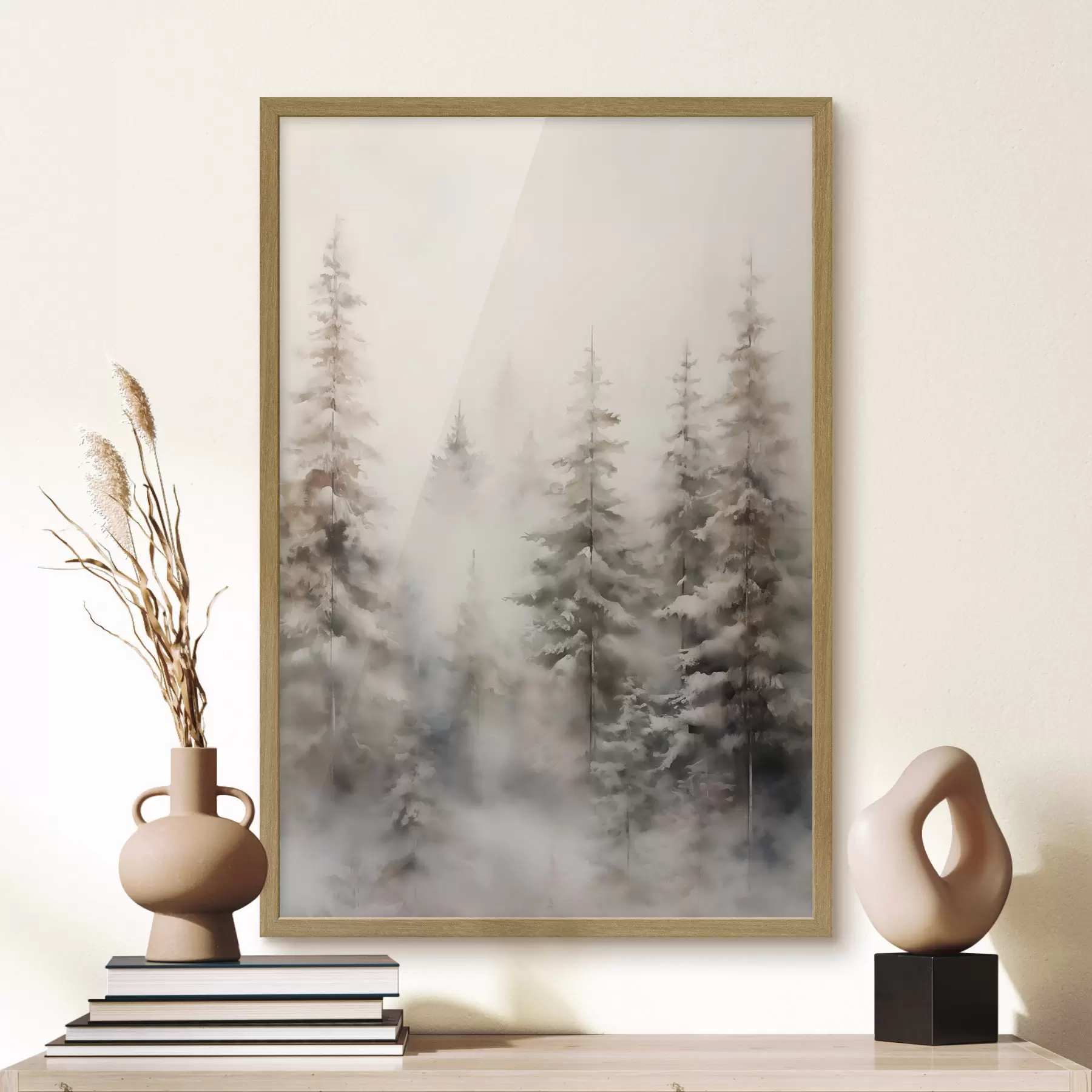 carta da parati Alti pini ricoperti di neve, immersi in una foresta avvolta dalla nebbia, una scena invernale morbida e ovattata nr. f46701