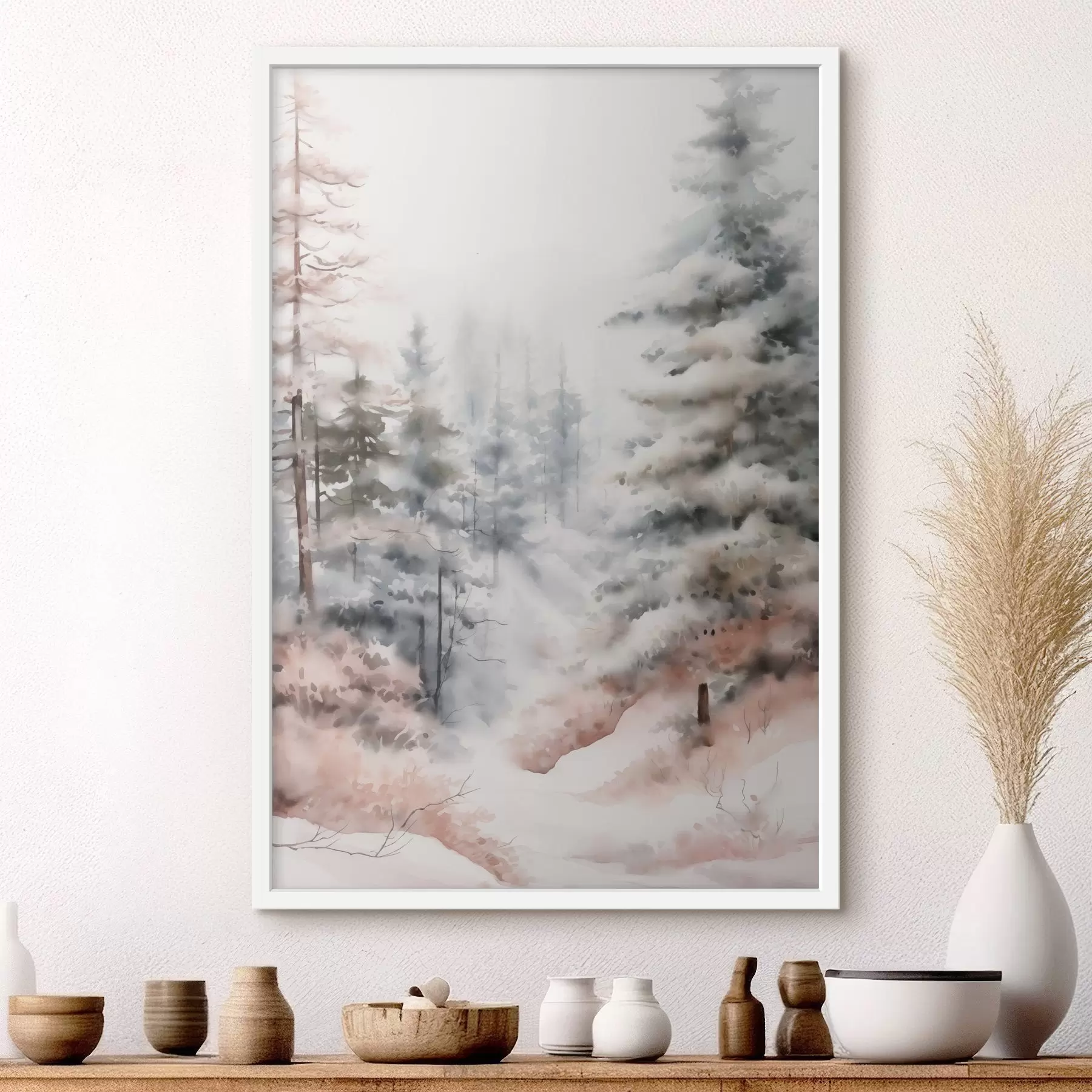 carta da parati Alti pini ricoperti di neve, immersi in una foresta avvolta dalla nebbia, una scena invernale morbida e ovattata. nr. f46702