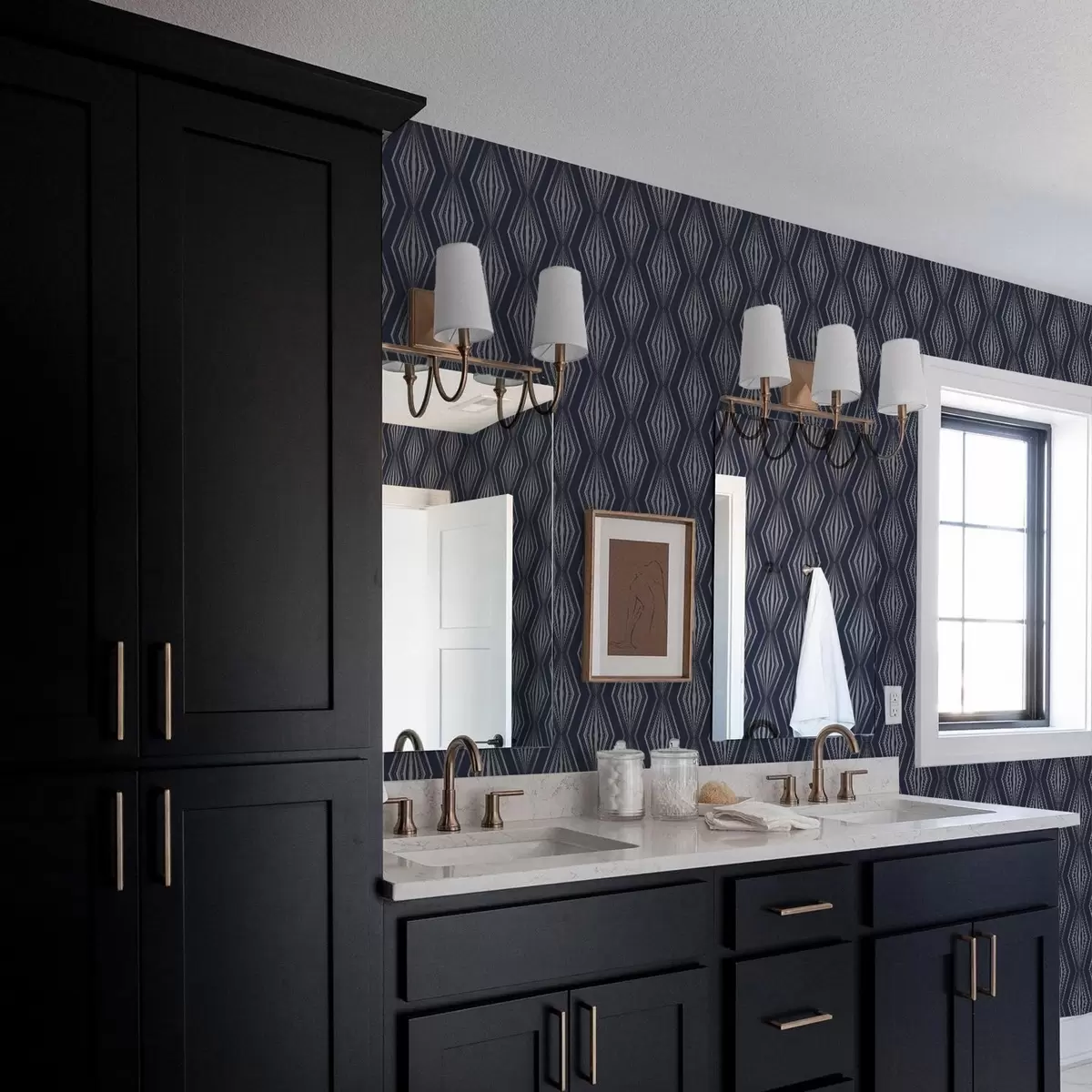 Carta da parati Diamanti geometrici a forma di raggi su sfondo blu scuro a00925