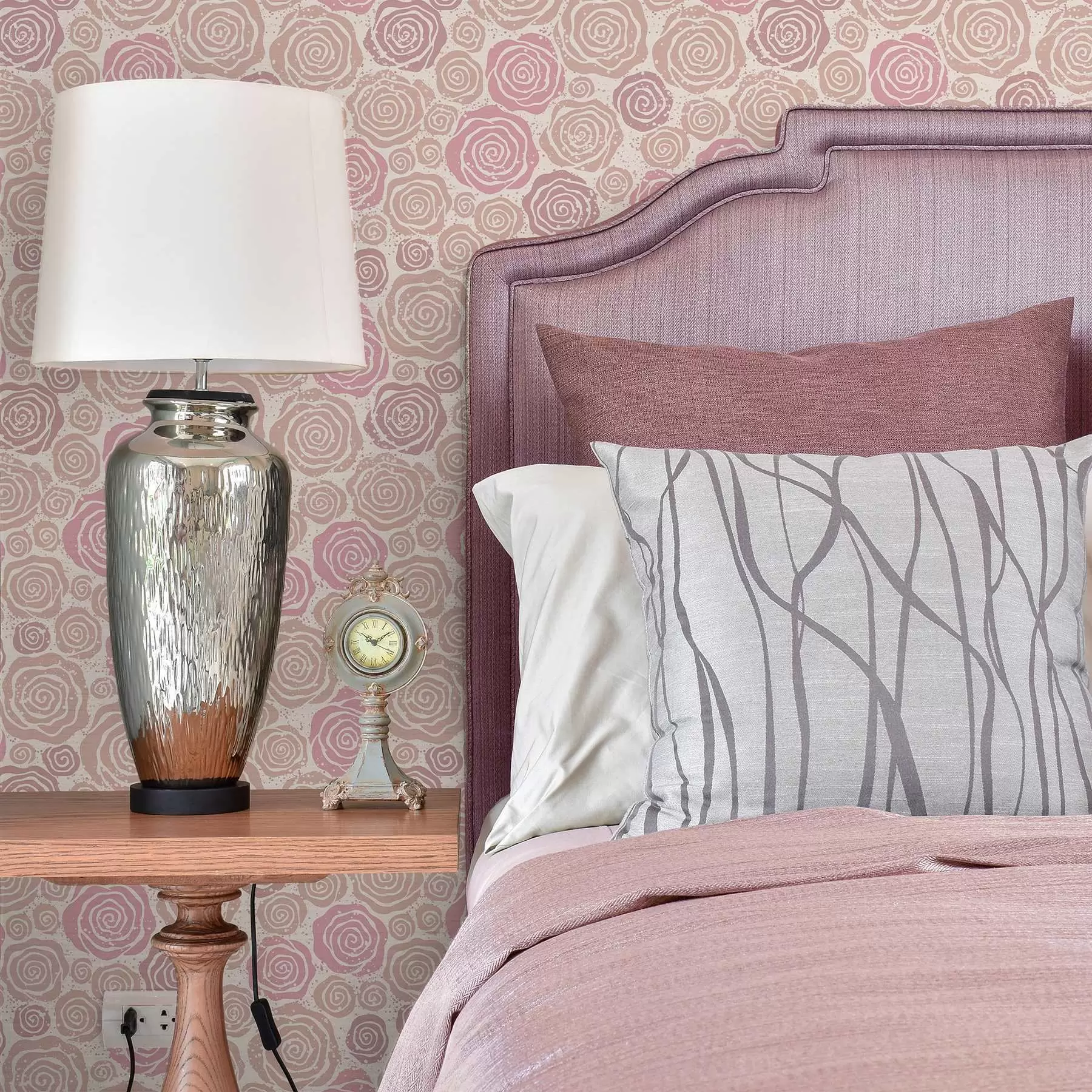 carta da parati Rose rosa a spirale e spruzzi su sfondo chiaro nr. a00955