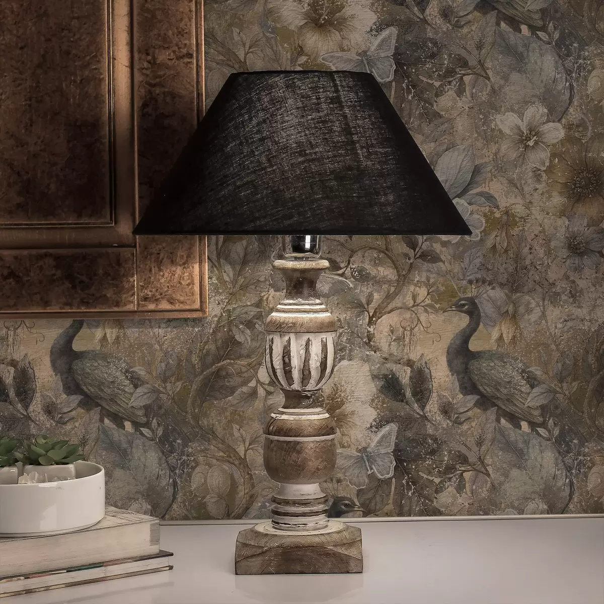 Carta da parati Collage floreale invecchiato con pavoni e farfalle a00897