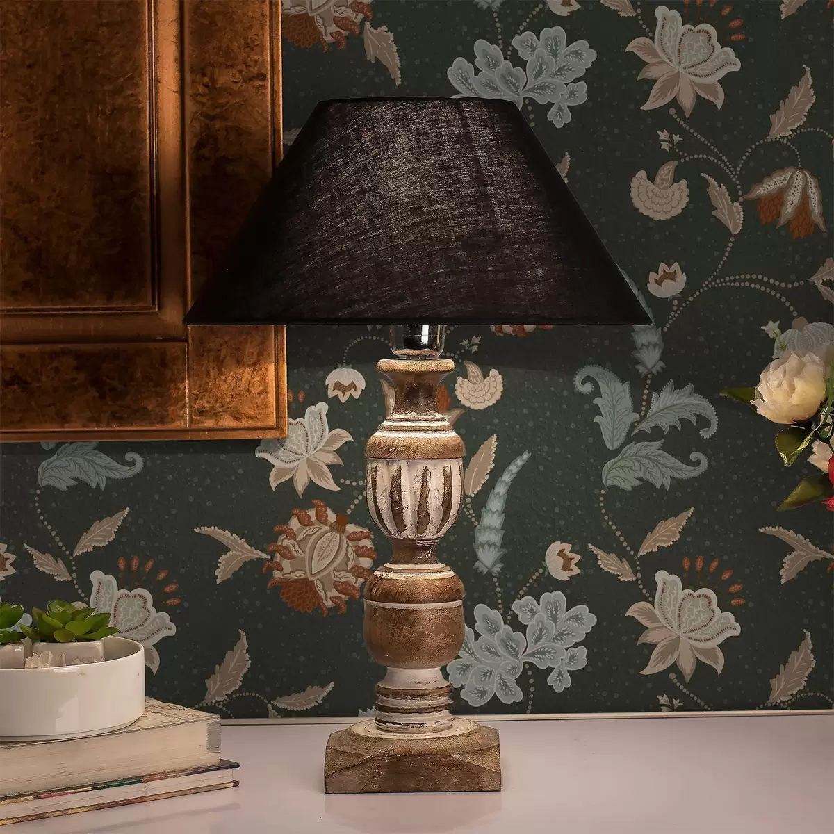 Carta da parati Sfondo verde scuro con fiori e foglie decorativi a01086