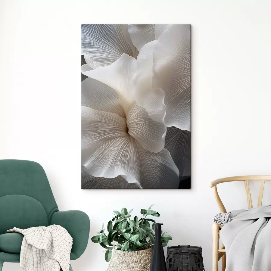 carta da parati Primo piano di delicati petali floreali bianchi astratti con linee intricate e uno sfondo scuro sfocato nr. s47019