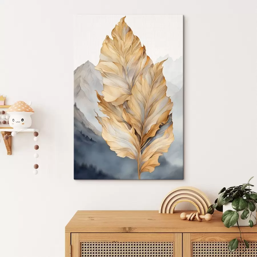 carta da parati Foglie astratte grandi, gialle e marroni con dettagli intricati, sullo sfondo di un paesaggio montano nr. s47022