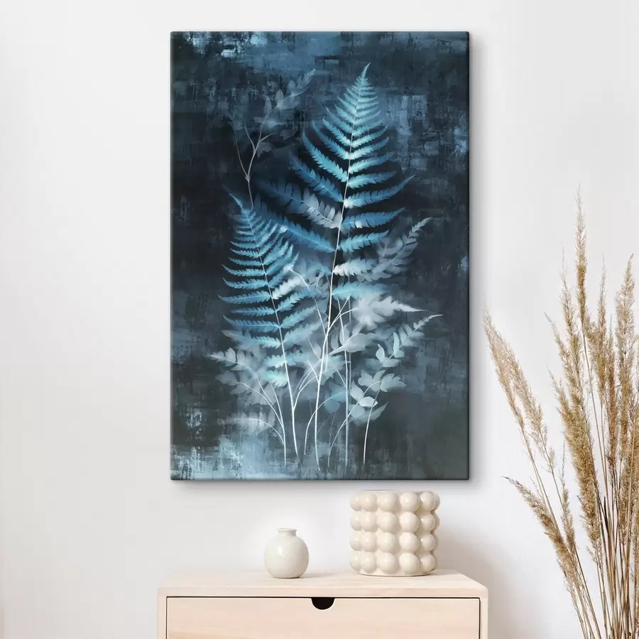 carta da parati Felci blu e piante su uno sfondo scuro e strutturato, con particolare attenzione ai dettagli intricati, effetto radiografico nr. s47026