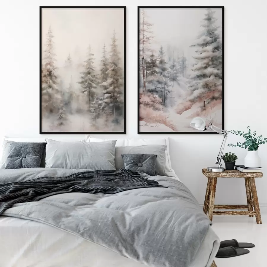 carta da parati Alti pini ricoperti di neve, immersi in una foresta avvolta dalla nebbia, una scena invernale morbida e ovattata. nr. d01011