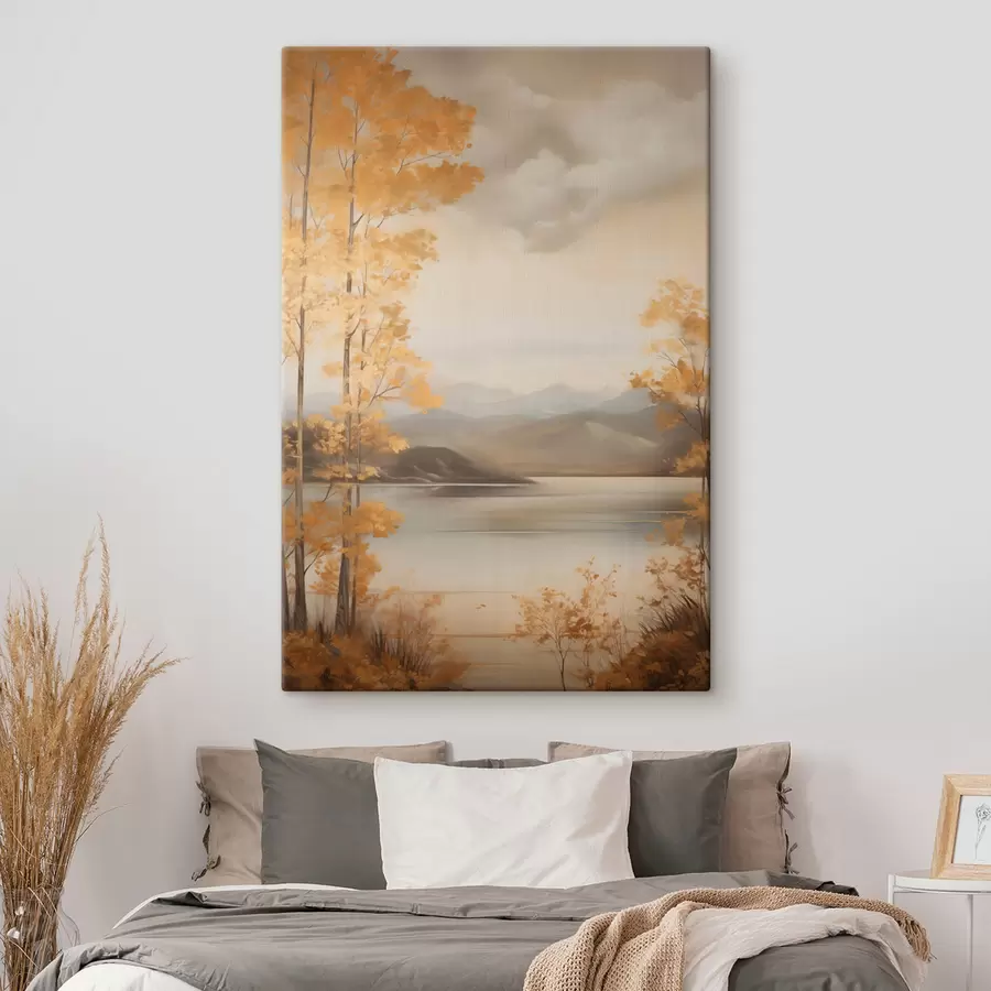 carta da parati Alberi autunnali dalle foglie arancioni incorniciano un lago tranquillo con montagne lontane sotto un cielo nuvoloso. nr. s47441