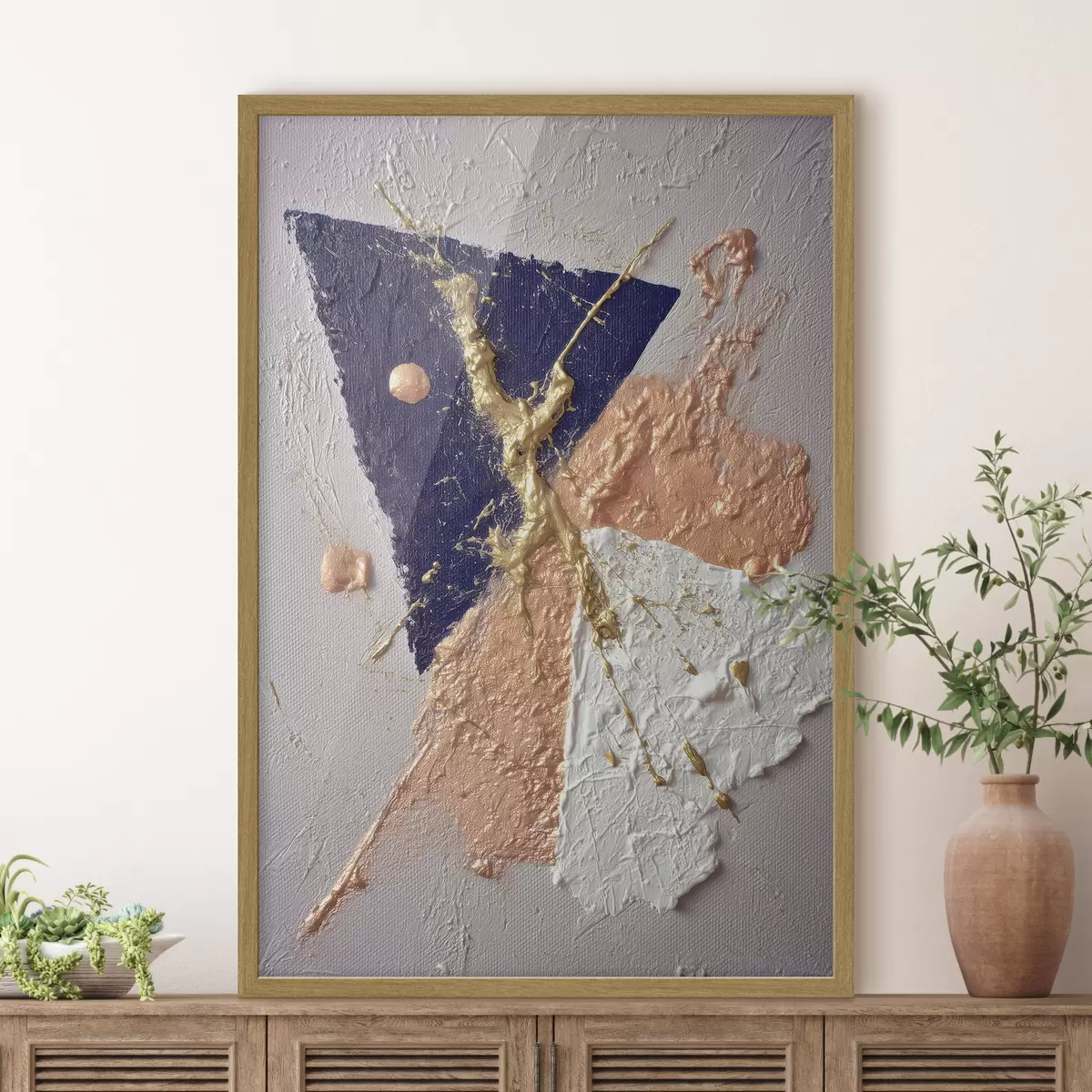 Poster Composizione astratta con un triangolo blu scuro e pennellate in rilievo in stile pittura a olio f46953