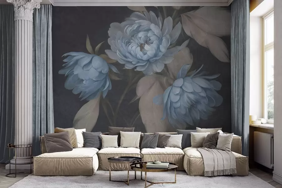 carta da parati Fiori di peonia azzurri con texture e foglie beige su uno sfondo scuro nr. w09751