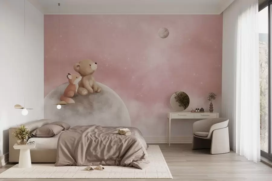 Carta da parati per Bambini Illustrazione a pastello con un orso e una volpe su uno sfondo rosa con la luna 