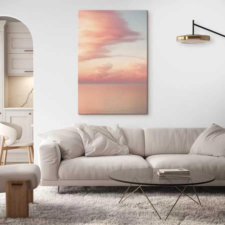 carta da parati Un cielo dai colori pastello, punteggiato da morbide nuvole, sopra un mare calmo e specchiato al tramonto nr. s49177