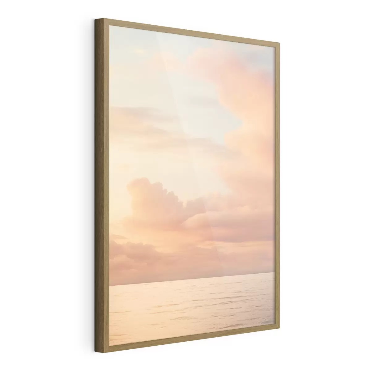 Poster Un cielo dai colori pastello, punteggiato da morbide nuvole, sopra un mare calmo e specchiato al tramonto f49178