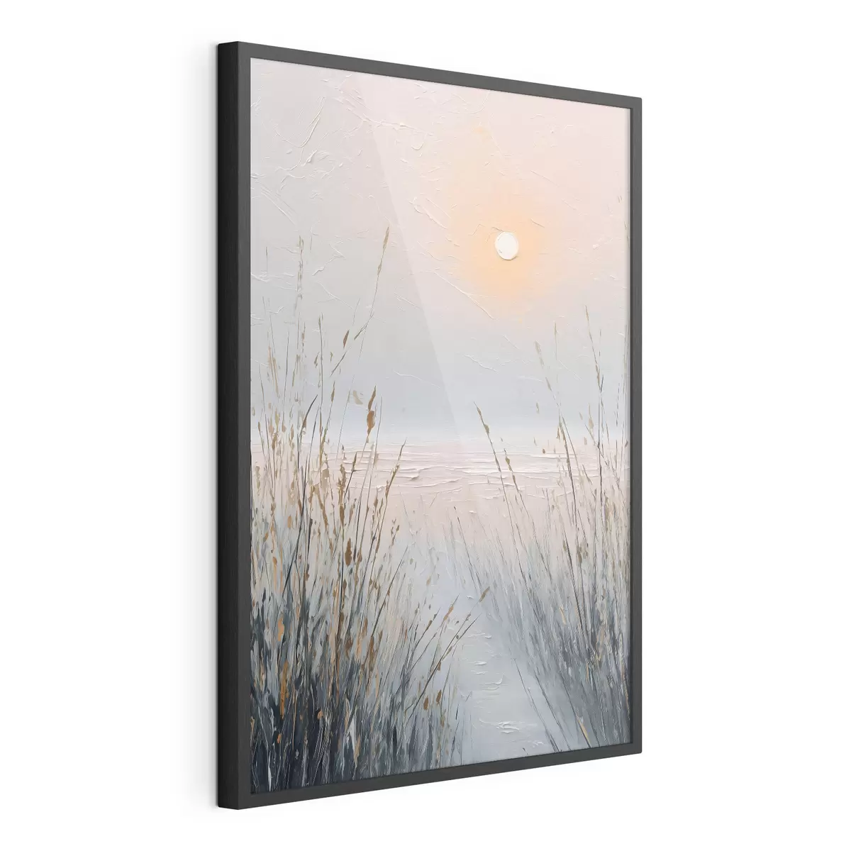 Poster Un tramonto avvolto dalla nebbia tra l'erba f49236