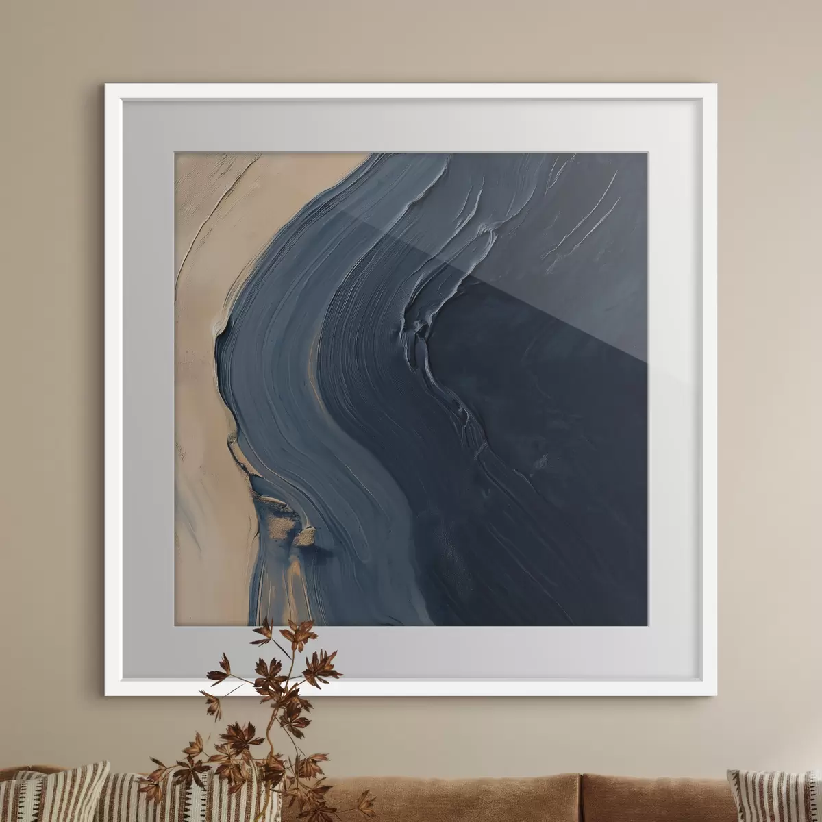 Poster Onde astratte di un blu intenso su uno sfondo beige, con pennellate espressive in stile pittura a olio f48884