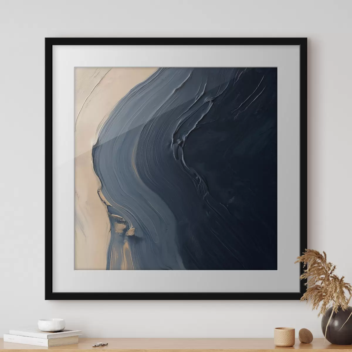 Poster Onde astratte di un blu intenso su uno sfondo beige, con pennellate espressive in stile pittura a olio f48884