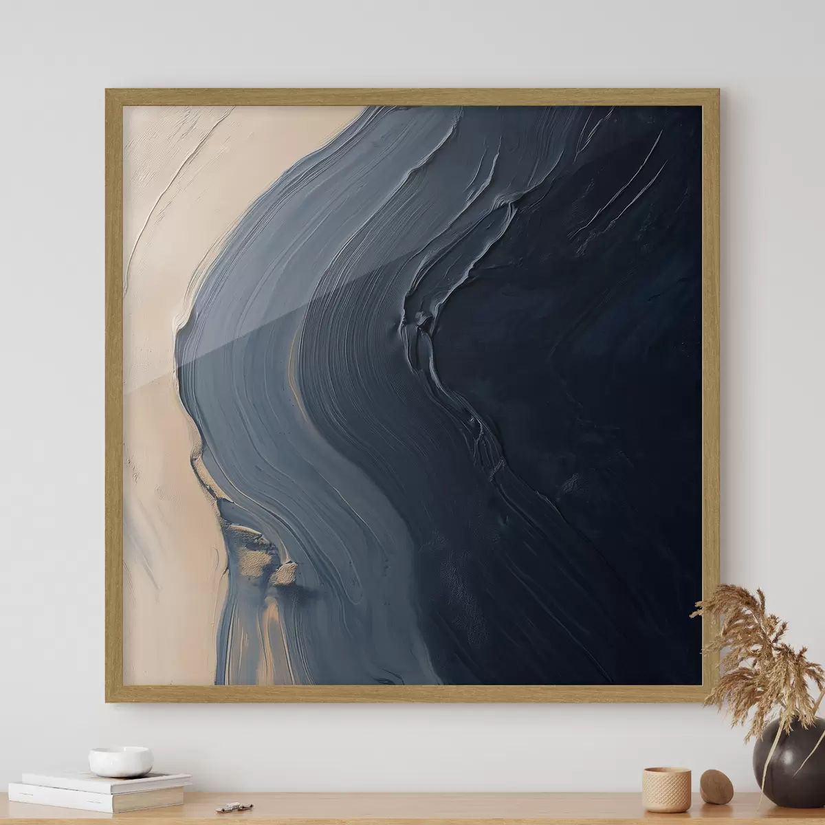 Poster Onde astratte di un blu intenso su uno sfondo beige, con pennellate espressive in stile pittura a olio f48884
