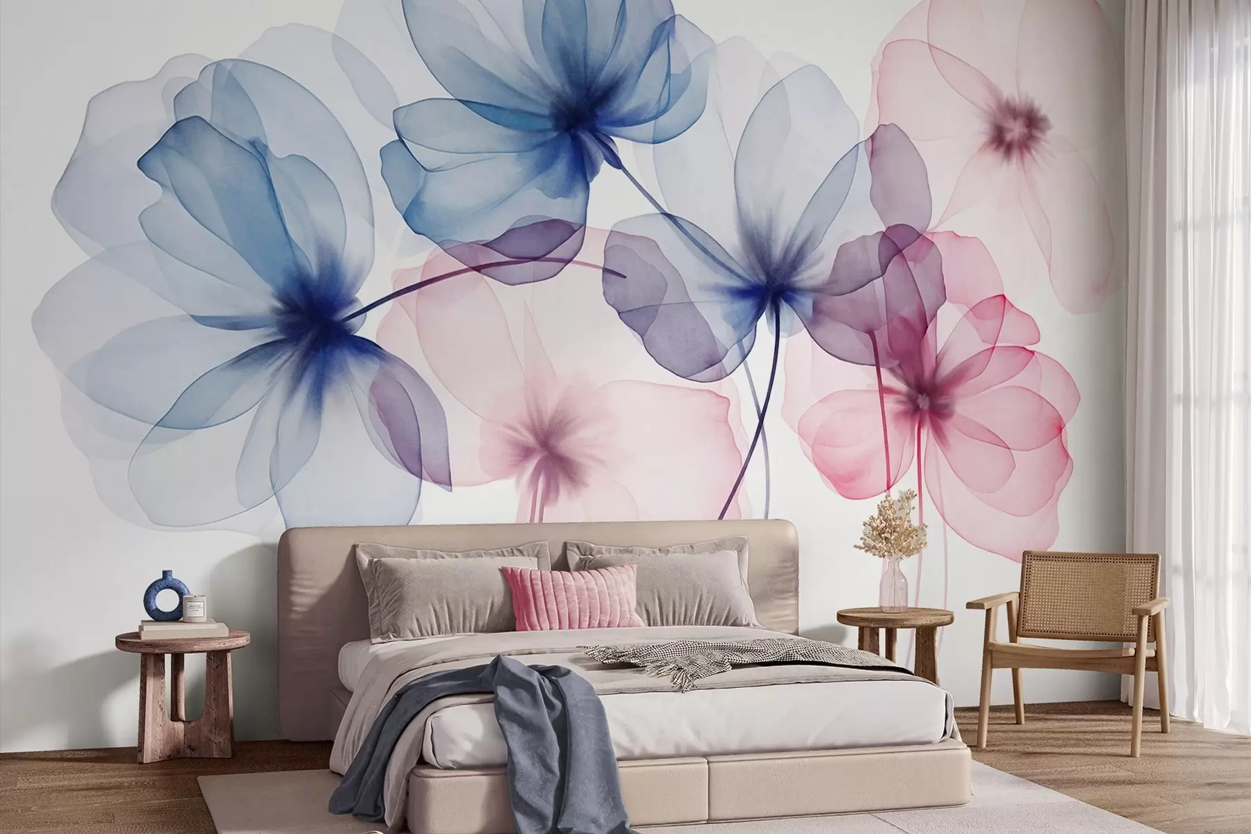 Carta da parati Floreale Fiori blu e rosa traslucidi e con texture su uno sfondo chiaro, dai petali delicati che si sovrappongono n. w09892