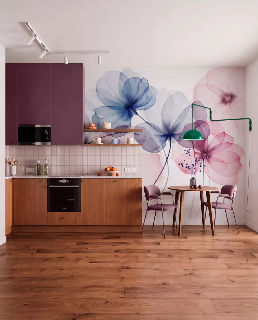 Carta da parati Floreale Fiori blu e rosa traslucidi e con texture su uno sfondo chiaro, dai petali delicati che si sovrappongono n. w09892