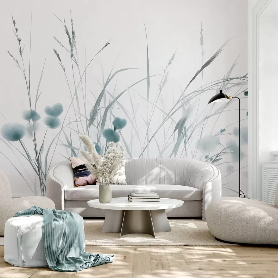 Carta da parati nature Erbe alte e piccoli fiori selvatici blu su uno sfondo chiaro, in stile boho con texture 