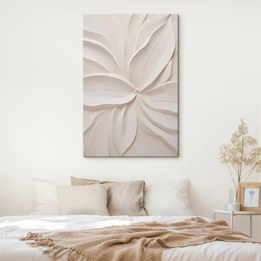 carta da parati Fiore grande e astratto, di colore bianco crema, con petali delicati e disposti a strati nr. s49792