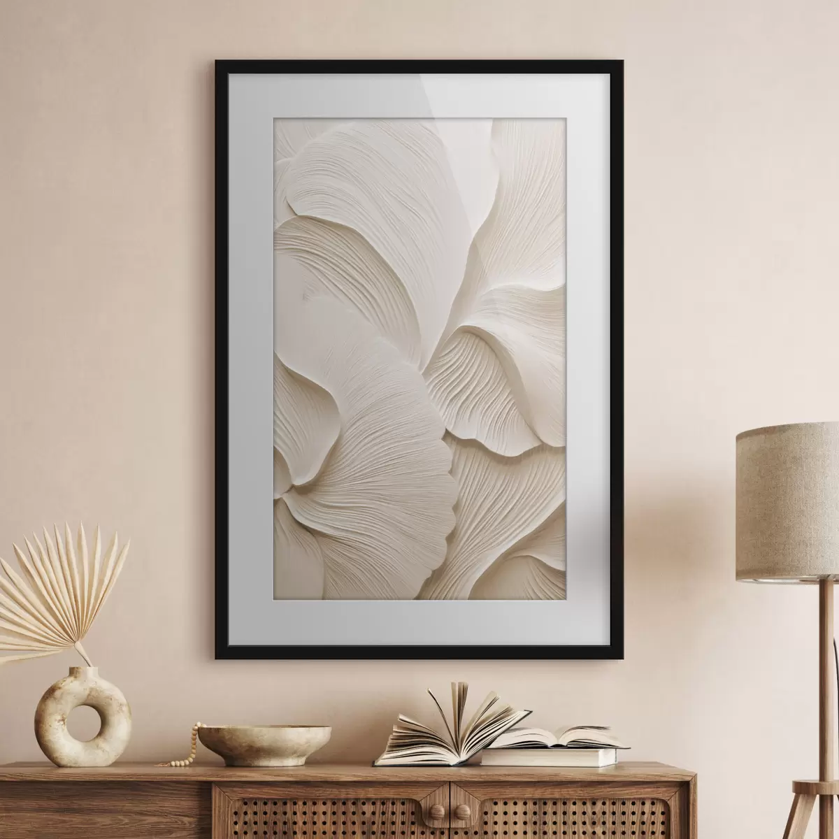 Poster Foglie stratificate di colore crema che formano motivi floreali astratti, opera d’arte materica f49770