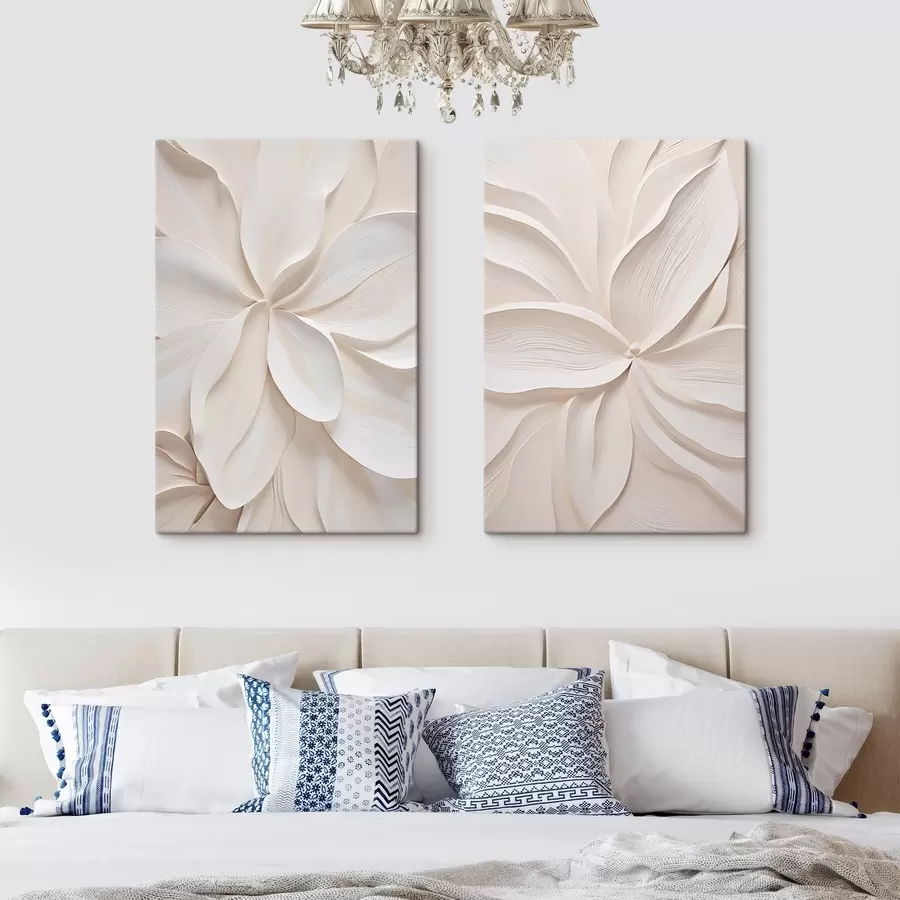 carta da parati Fiore grande e astratto, di colore bianco crema, con petali delicati e disposti a strati nr. m30691