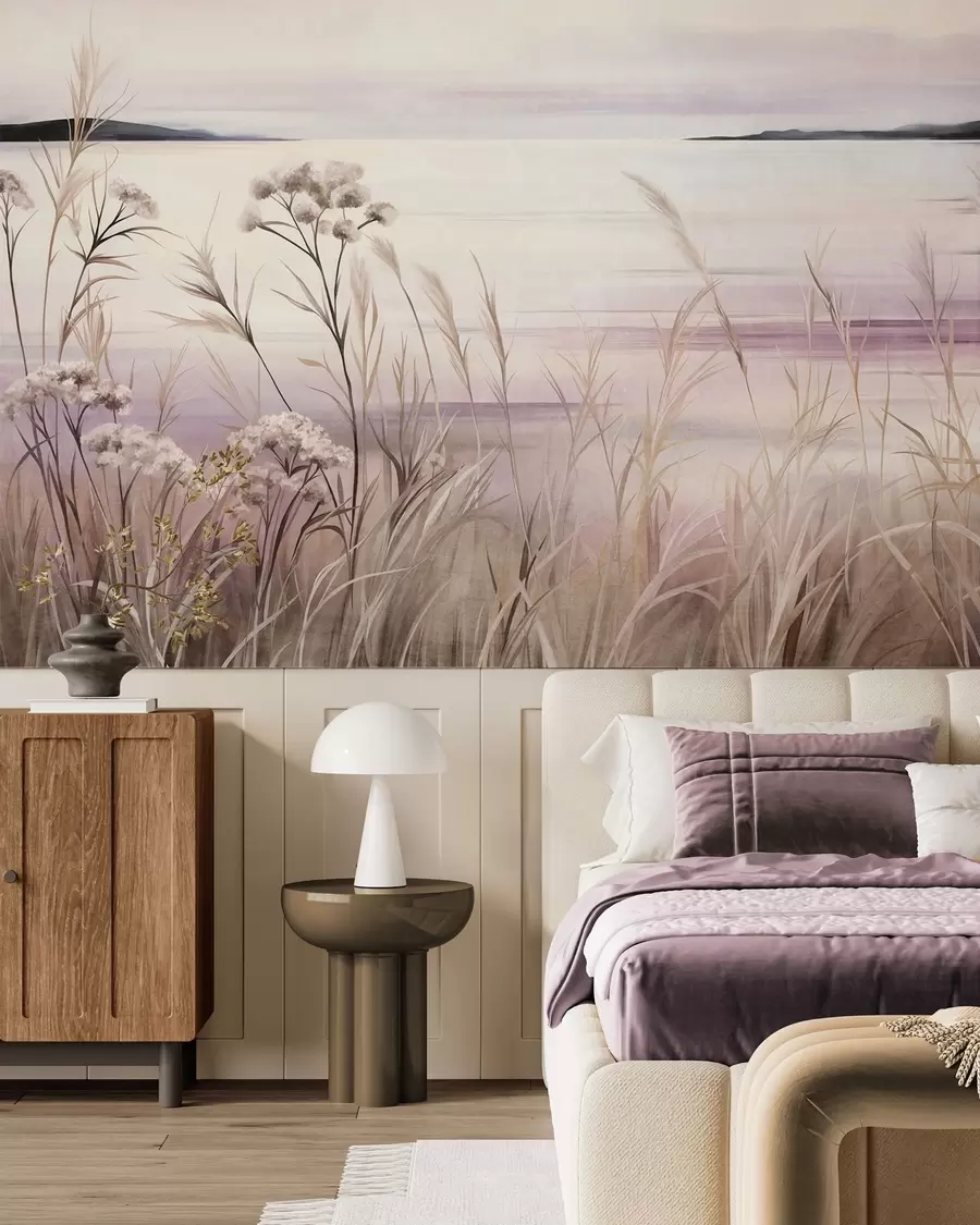 Carta da parati nature Fiori secchi con texture naturale e erba alta vicino al fiume, cielo dai toni tenui e pastello 