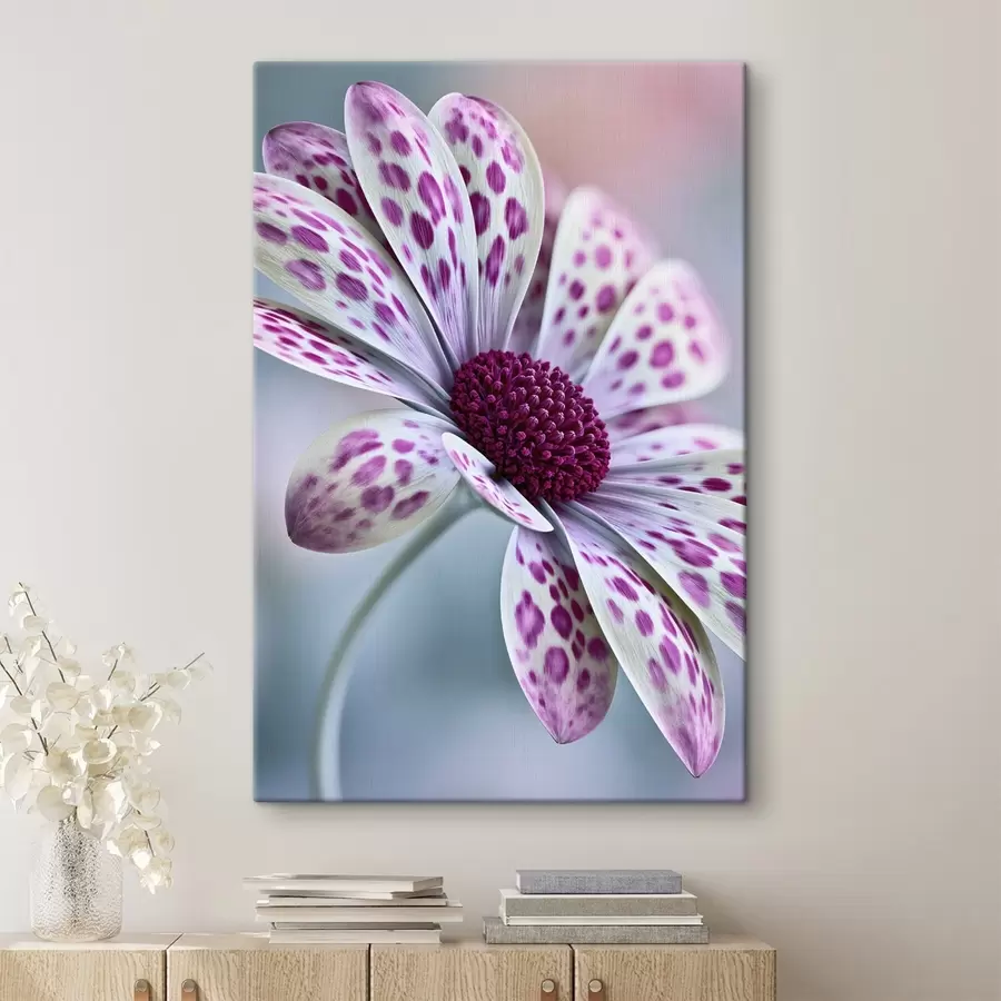 carta da parati Fiore simile a una margherita con vivaci macchie leopardate color magenta nr. s49866