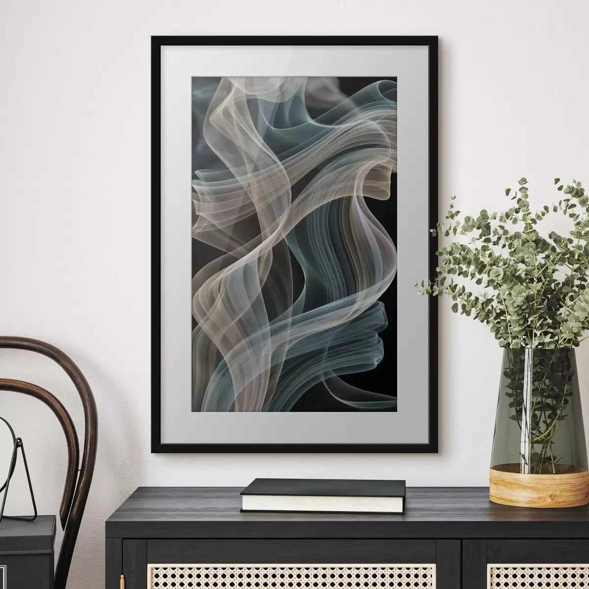 Poster Un fumo colorato si avvolge a spirale su uno sfondo scuro f49862