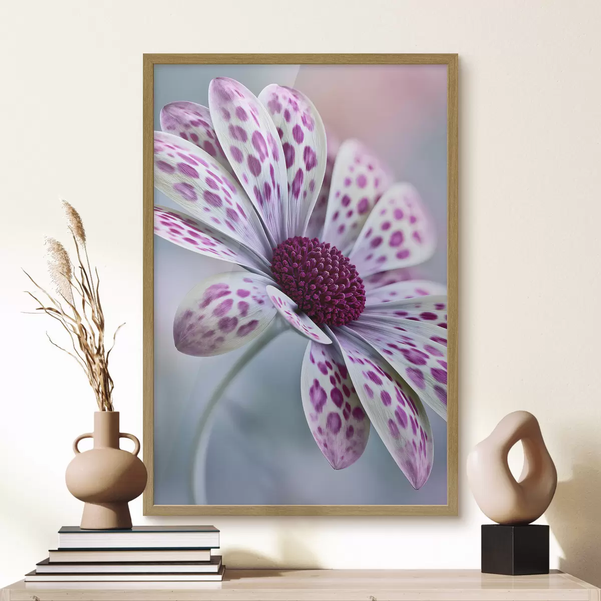 Poster Fiore simile a una margherita con vivaci macchie leopardate color magenta f49866